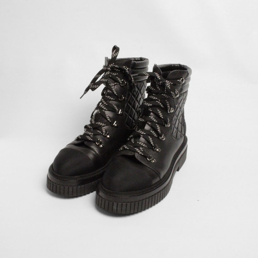 SHOES &amp; BOOTS