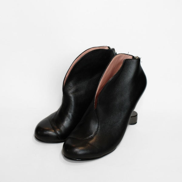 United Nude